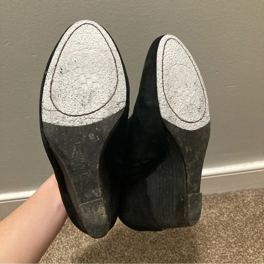 4/$10 - Vince Camuto Heeled Ankle Boots - Picture 5 of 8